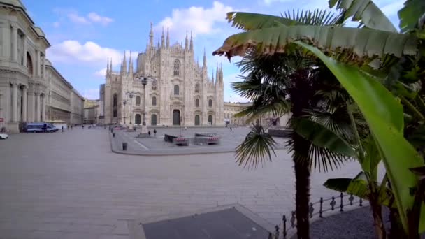 Mediolan Włochy Kwiecień 2020 Pusty Plac Przed Katedrą Panika Przed — Wideo stockowe
