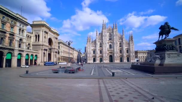 Mediolan Włochy Kwiecień 2020 Pusty Plac Przed Katedrą Panika Przed — Wideo stockowe