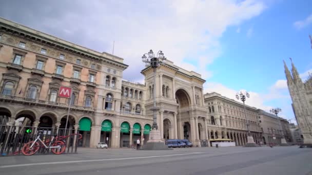 Milan Italy March 2020 Empty Square Front Cathedral Panic Chinese — Stock Video