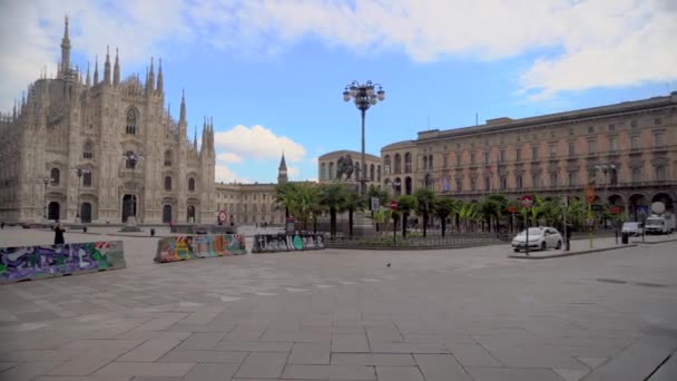 Milán Italia Marzo 2020 Plaza Vacía Frente Catedral Panic Chinese — Vídeo de stock