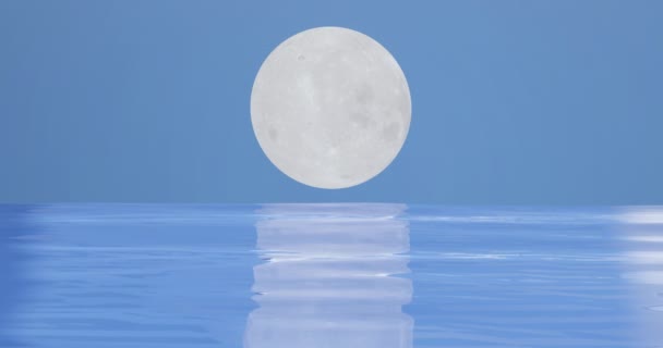青い水の上の大きな満月シームレスなループ4Kの背景 3Dレンダリングビデオ — ストック動画