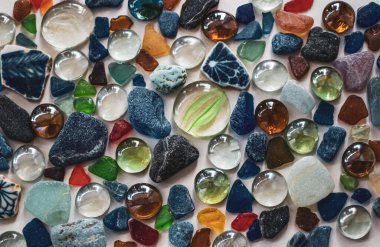 Renkli Deniz Cam Çakıl Taşları ve dekoratif Cam, nadir bulunan kırmızı, sarı ve lavanta parçaları