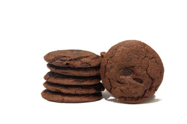 çikolata parçaları ile çikolatalı kurabiye