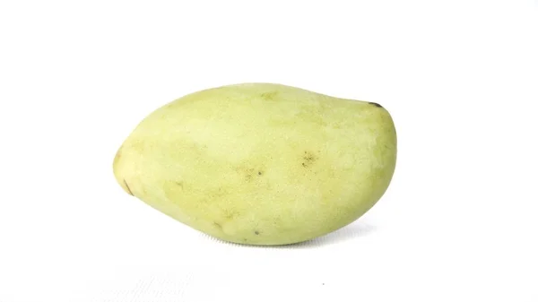 Beyaz arkaplanda izole edilmiş bir mango resmi