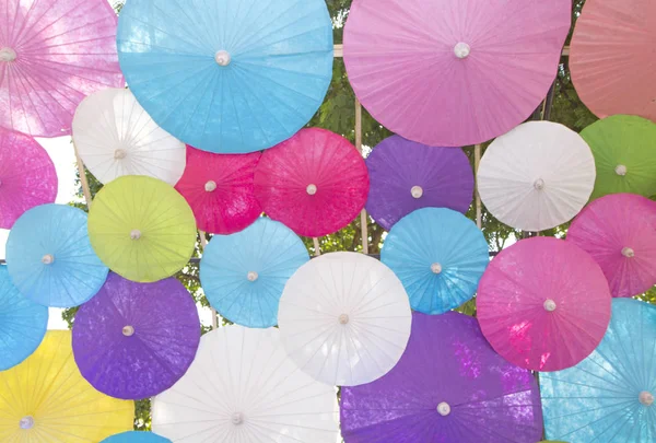 五颜六色的纸雨伞 — 图库照片