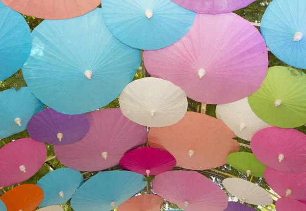 五颜六色的纸雨伞 — 图库照片