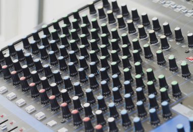 ses ses karıştırıcı 