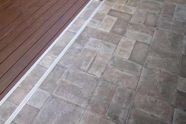 Ahşap ve kiremitli kat desen