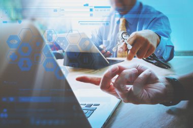 Tıbbi teknoloji ağ takım toplantı kavramı. Doktor el wor