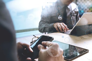 Tıbbi teknoloji ağ takım toplantı kavramı. Doktor el wor