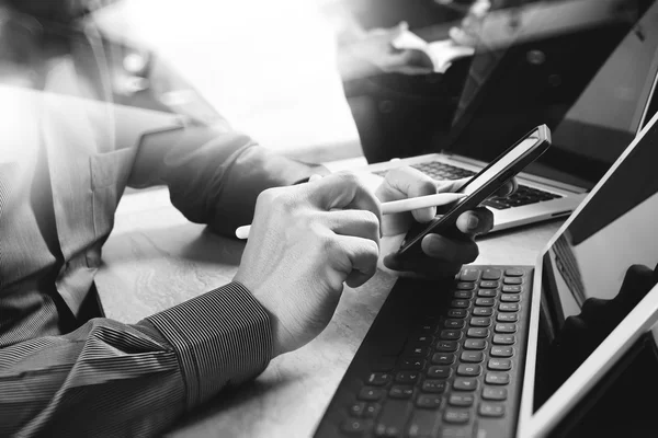 İş takım toplantısı mevcut. Fotoğraf profesyonel yatırımcı çalışırdı