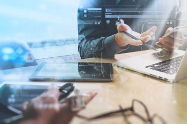 Tıbbi teknoloji ağ takım toplantı kavramı. Doktor el wor