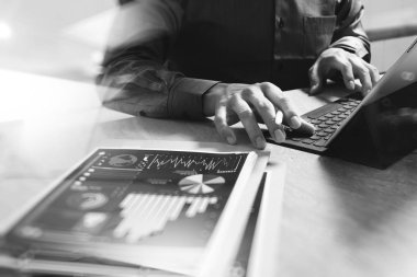 İşadamı el çalışma kavramı. Belgeler grafik char Finans