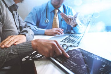 Tıbbi teknoloji ağ takım toplantı kavramı. Doktor el wor