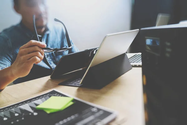 Website designer working digital tablet and computer laptop with — Stock Photo, Image