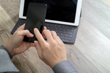 Kullanarak mobil ödeme online alışveriş, omni kanal, simge cus ele