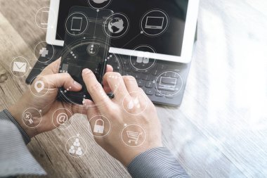 Kullanarak mobil ödeme online alışveriş, omni kanal, simge cus ele