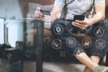 hipster el kullanarak akıllı telefon, dijital tablet yerleştirme klavye, h