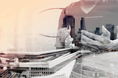 Mobil ödeme online sh kullanarak tasarımcı el çift pozlama