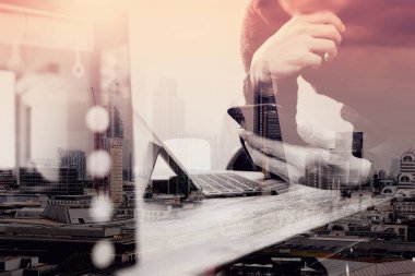akıllı telefon, telefon kullanarak iş adamı el çift pozlama ödemek