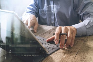 başarı işadamı el Stylus kalem, dijital tablet rıhtım kullanma