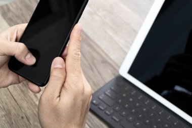 Kullanarak mobil ödeme online alışveriş, omni kanal, simge cus ele