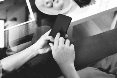 Mobil ödeme online busine için akıllı telefon kullanılarak hipster el