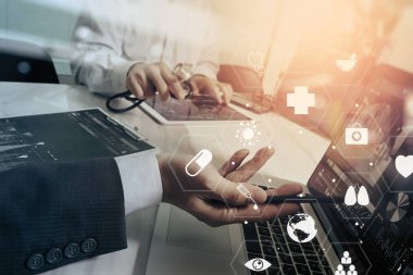 Tıbbi co çalışma kavramı, akıllı telefon ve d ile çalışan doktor