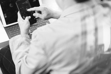 akıllı telefon ve dijital tablet bilgisayar için online ba kullanarak ele