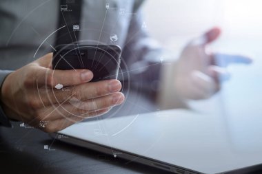 cep telefonu ve laptop çalışma işadamı yakın com