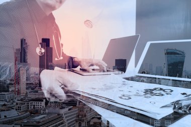 akıllı telefon ve dijital tablet çalışma akıllı tıp doktoru