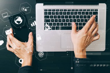 Siber güvenlik kavramı Internet ve ağ. İşadamı el 