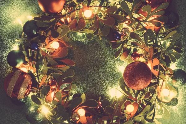 Salutations concept de la saison. Couronne de Noël avec lumière décorative o — Photo