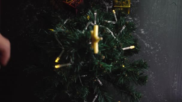 Χαιρετισμός Σεζόν Έννοια Βολή Της Στολίδια Για Χριστουγεννιάτικο Δέντρο Διακοσμητικά — Αρχείο Βίντεο