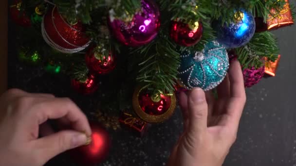 Hälsning Säsong Koncept Gimbal Skott Ornament Julgran Med Dekorativt Ljus — Stockvideo