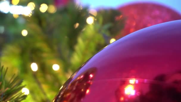 Concetto Stagione Saluto Colpo Ornamenti Grande Albero Natale Con Luce — Video Stock