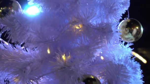 Pozdrowienie Sezon Koncepcja Gimbal Strzał Ozdoby Boże Narodzenie Duże Drzewa — Wideo stockowe