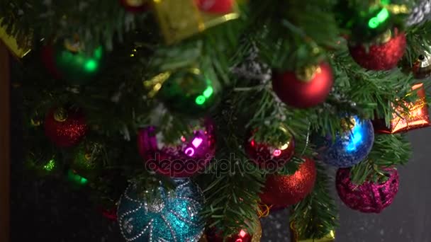 Groet Seizoen Concept Hand Instelling Kerstboom Decoraties Met Ornamenten Witte — Stockvideo