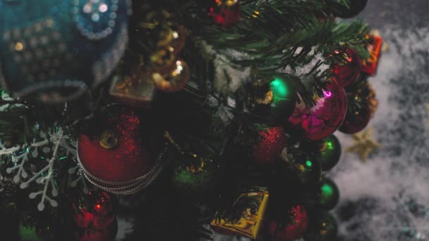 Pozdravem Sezóny Koncept Ruční Nastavení Vánoční Stromek Ozdoby Dárky Ozdoby — Stock video