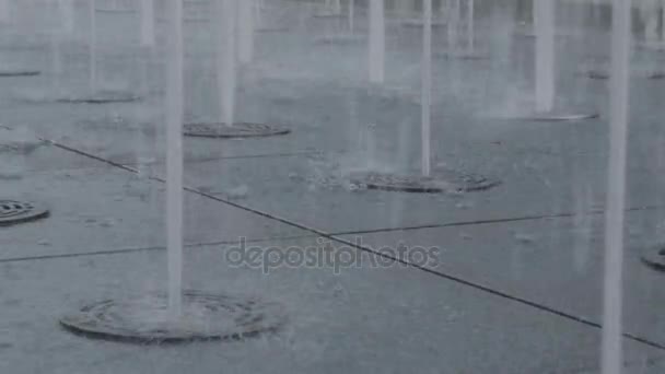 关闭上层喷泉 Uhd 中萌芽和下降 — 图库视频影像
