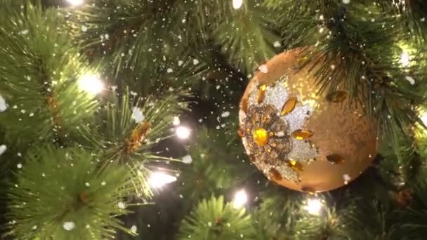 Concepto Temporada Saludo Gimbal Adornos Gran Árbol Navidad Con Luz — Vídeo de stock