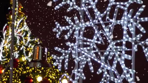 Concepto Temporada Saludo Gimbal Adornos Gran Árbol Navidad Con Luz — Vídeos de Stock