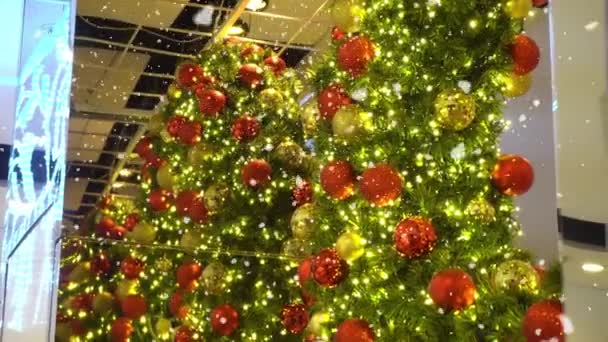 Concetto Stagione Saluto Colpo Gimbal Ornamenti Grande Albero Natale Con — Video Stock