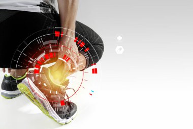 Atletik erkek ayak nedeniyle Vr tıbbi scannin ile burkulursa dokunmadan