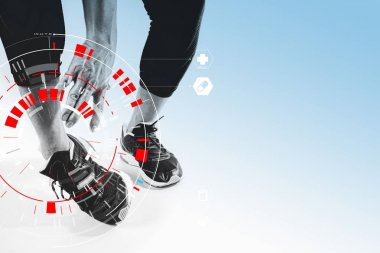 Atletik erkek ayak nedeniyle Vr tıbbi scannin ile burkulursa dokunmadan