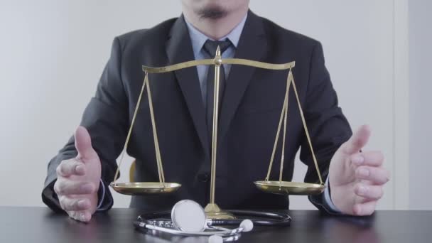 Медицинское Право Правосудие Адвокат Судья Медик Баланс Здравоохранения Судебный Процесс — стоковое видео