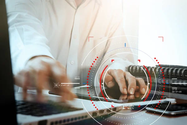 Concepto de enfoque en target con diagrama digital, interfaces gráficas — Foto de Stock