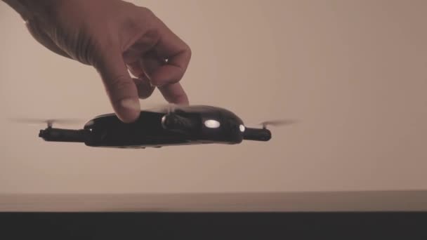 Conceito Transporte Futurista Micro Drone Decolar Computador Portátil Com Interface — Vídeo de Stock