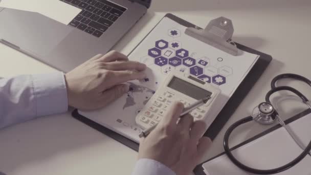 Acima Vista Custos Cuidados Saúde Taxas Concept Hand Médico Inteligente — Vídeo de Stock