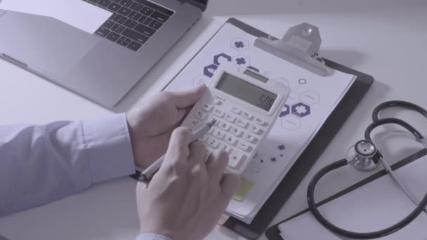 Acima Vista Custos Cuidados Saúde Taxas Concept Hand Médico Inteligente — Vídeo de Stock